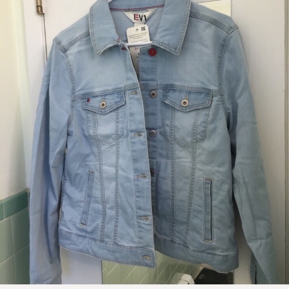 NEW light wash LOVE jean jacket front pockets - Picture 2 of 3